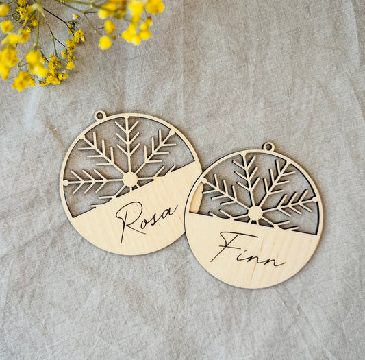 Anhänger mit Schneeflocke und Namen