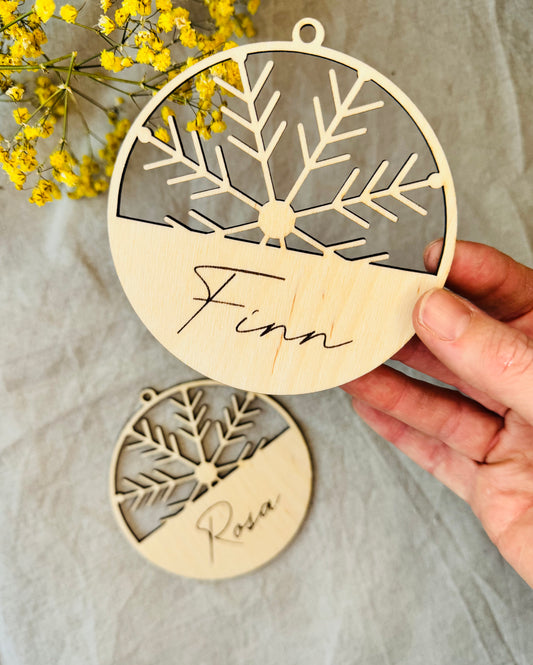 Anhänger mit Schneeflocke und Namen